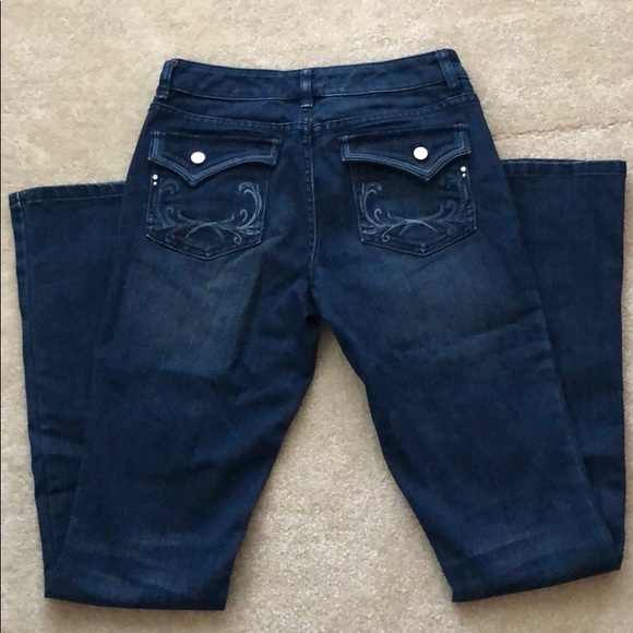 Ladies White House Black Market 2R bootcut jeans - Picture 6 of 8